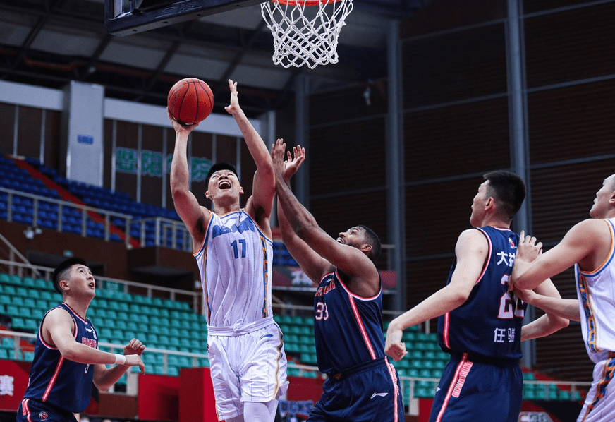 南宫网页版 -转折点广东宏远临场应变，欧超杯加时末段攻防权衡，引发热议，训练强度明显提升的简单介绍